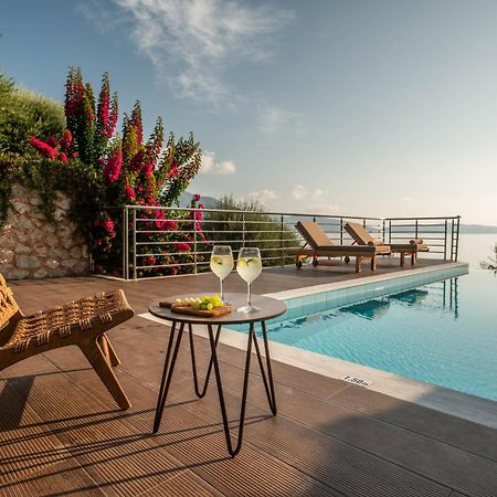 Iris Villas Lefkada - Marine Villa With Private Sea Access Sívota Zewnętrze zdjęcie